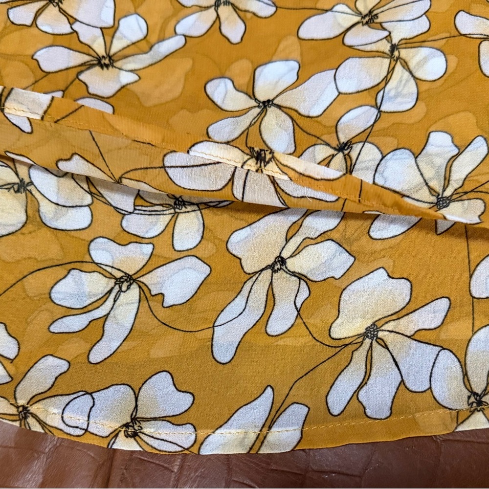 CAbi Mustard and Cream Floral Blouse small sheer - Picture 4 of 6